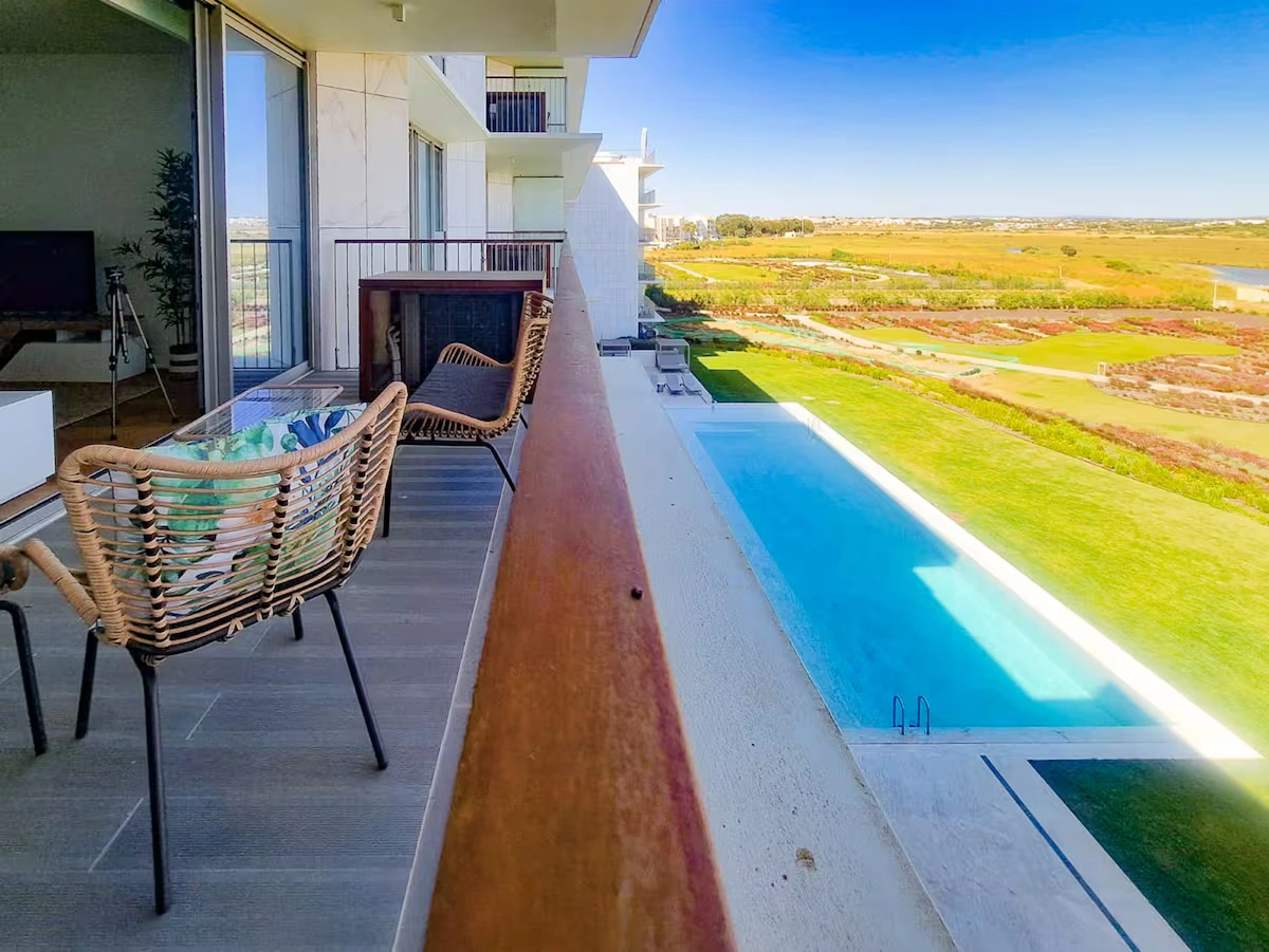 Bayline - Salmão - T2 - BY BEDZY - Alojamento Local Armação de Pêra Algarve